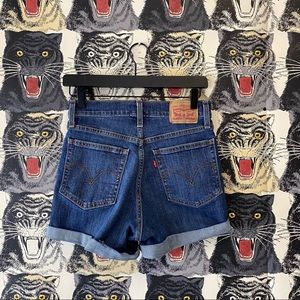 Levi’s wedgie shorts